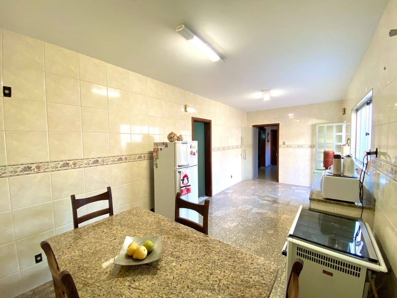 Casa com 5 quartos, 5 banhos 1 suíte, 1 lavabo, 3 salas, 7 vagas de garagem, 3 andares, 2 cozinhas, à venda, Alto Caiçaras, Belo Horizonte, MG miniatura 18
