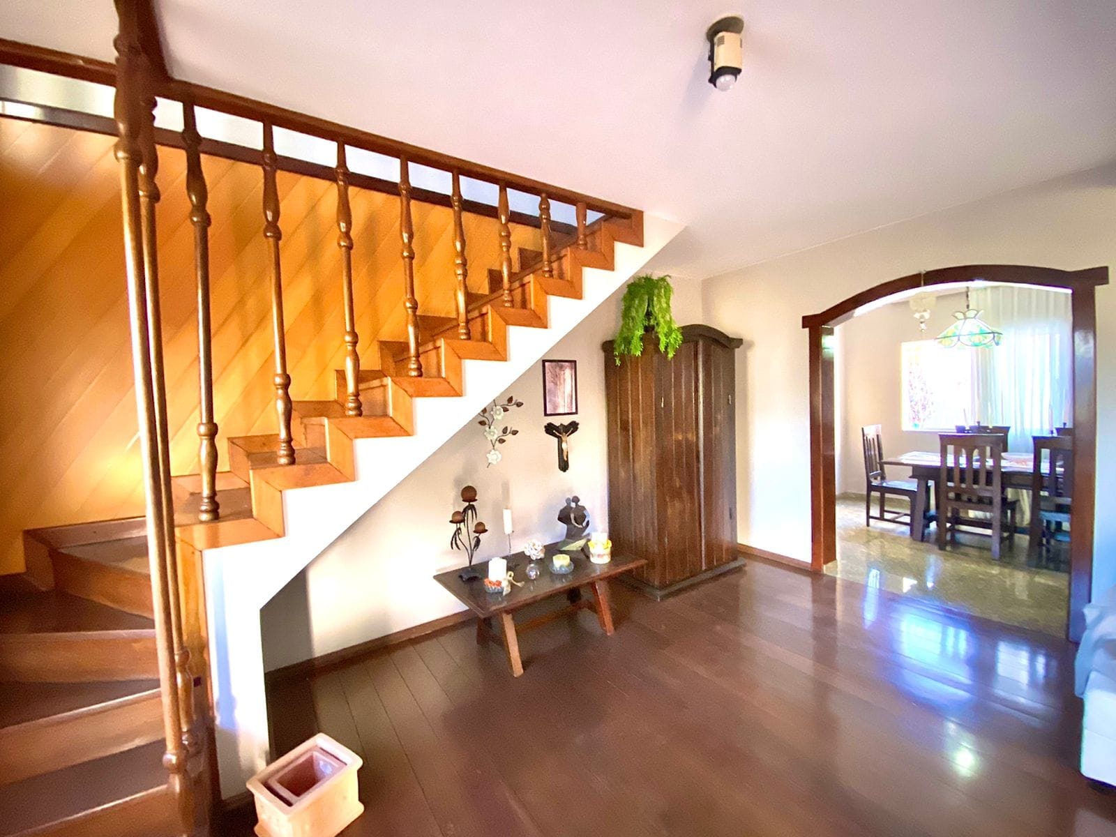 Casa com 5 quartos, 5 banhos 1 suíte, 1 lavabo, 3 salas, 7 vagas de garagem, 3 andares, 2 cozinhas, à venda, Alto Caiçaras, Belo Horizonte, MG miniatura 55