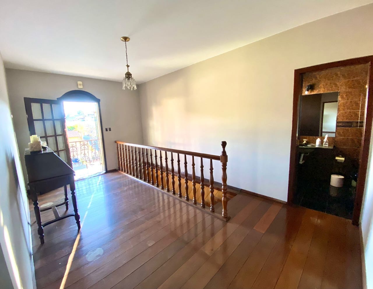 Casa com 5 quartos, 5 banhos 1 suíte, 1 lavabo, 3 salas, 7 vagas de garagem, 3 andares, 2 cozinhas, à venda, Alto Caiçaras, Belo Horizonte, MG miniatura 54