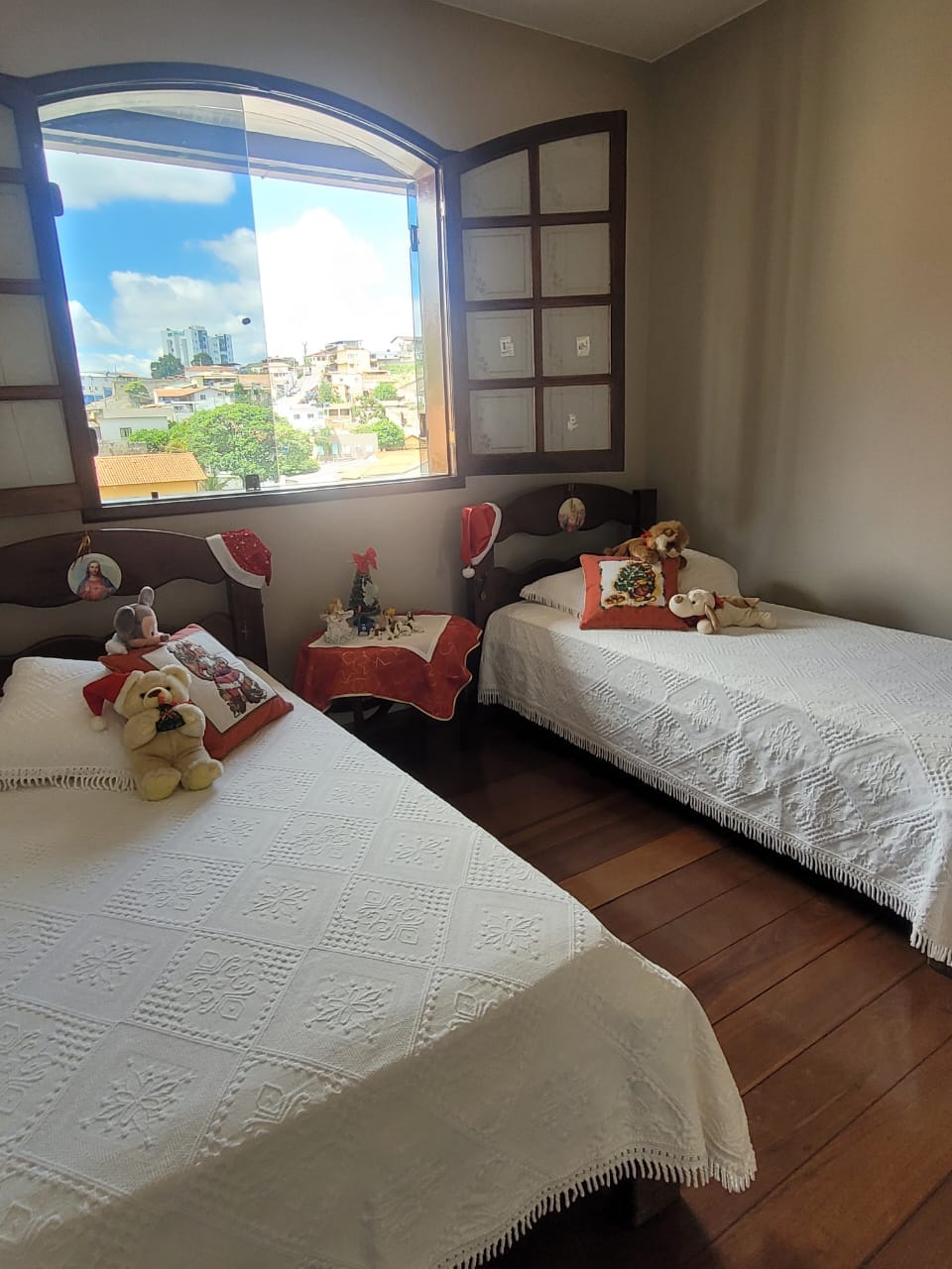 Casa com 5 quartos, 5 banhos 1 suíte, 1 lavabo, 3 salas, 7 vagas de garagem, 3 andares, 2 cozinhas, à venda, Alto Caiçaras, Belo Horizonte, MG miniatura 53