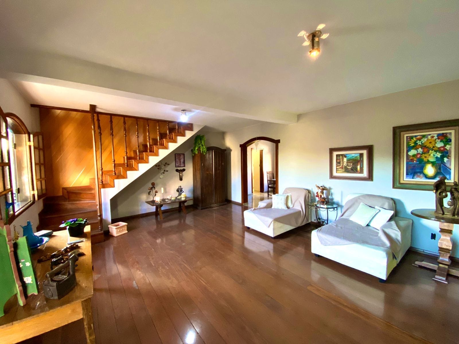 Casa com 5 quartos, 5 banhos 1 suíte, 1 lavabo, 3 salas, 7 vagas de garagem, 3 andares, 2 cozinhas, à venda, Alto Caiçaras, Belo Horizonte, MG miniatura 49