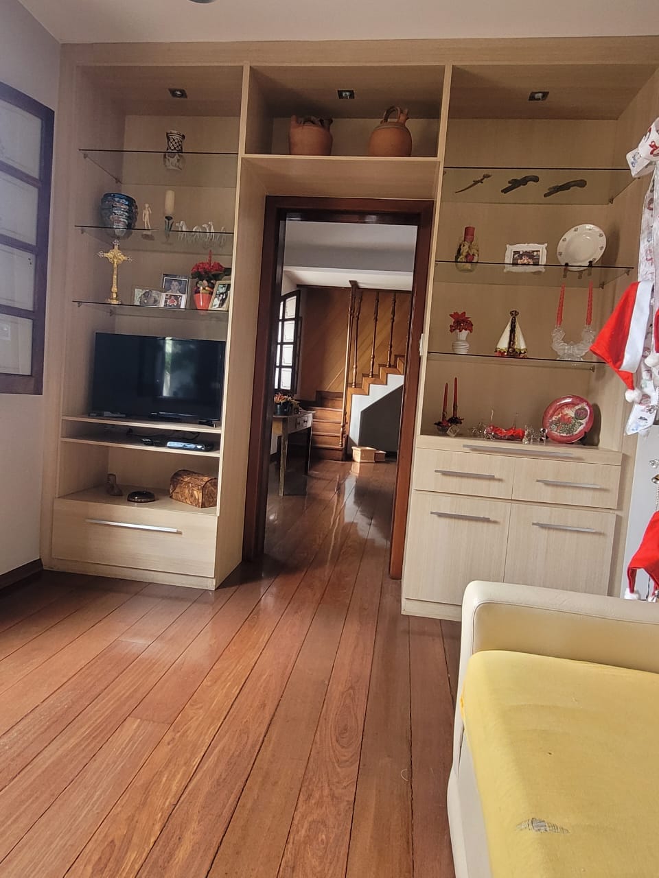 Casa com 5 quartos, 5 banhos 1 suíte, 1 lavabo, 3 salas, 7 vagas de garagem, 3 andares, 2 cozinhas, à venda, Alto Caiçaras, Belo Horizonte, MG miniatura 62