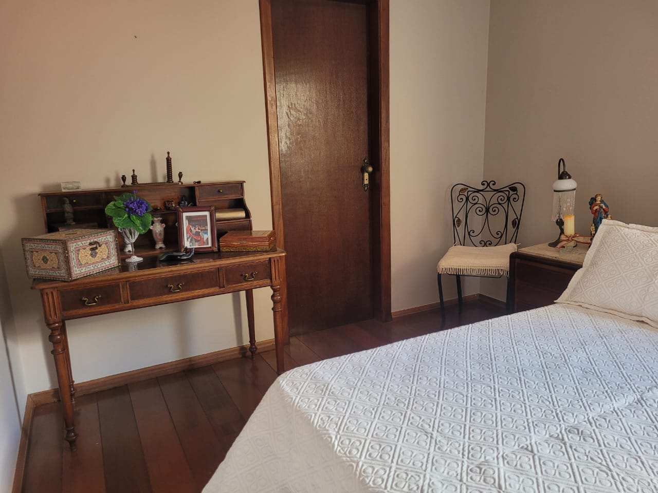 Casa com 5 quartos, 5 banhos 1 suíte, 1 lavabo, 3 salas, 7 vagas de garagem, 3 andares, 2 cozinhas, à venda, Alto Caiçaras, Belo Horizonte, MG miniatura 65