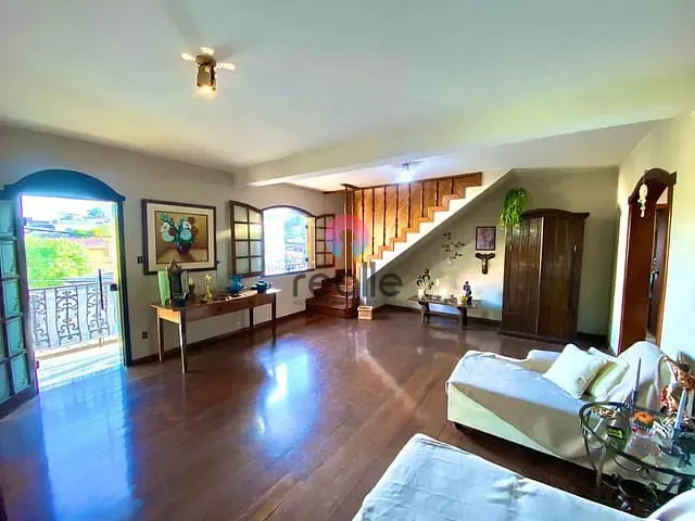 Casa com 310m² 5 quartos e 5 banheiros, à venda, no bairro Alto Caiçaras em Belo Horizonte