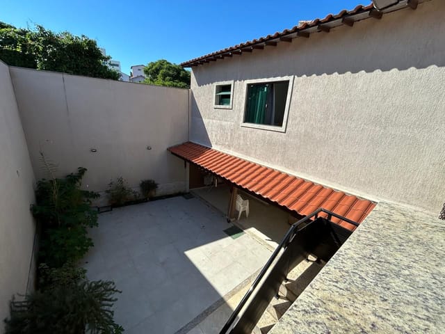 Casa com 385m² 6 quartos e 2 banheiros, à venda, no bairro Costa do Sol em Macaé