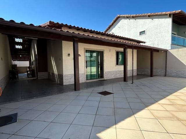 Casa com 385m² 6 quartos e 2 banheiros, à venda, no bairro Costa do Sol em Macaé