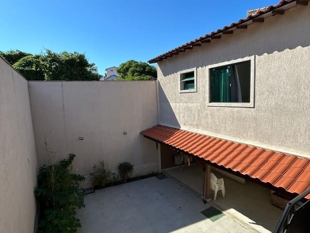 Casa com 385m² 6 quartos e 2 banheiros, à venda, no bairro Costa do Sol em Macaé