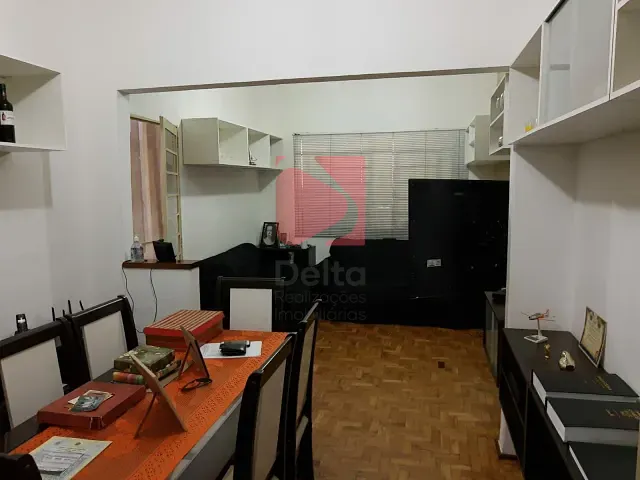 Casa 3 quartos e 1 banheiro, à venda, no bairro Centro em Pirassununga