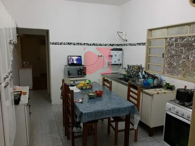 Casa 3 quartos e 1 banheiro, à venda, no bairro Centro em Pirassununga
