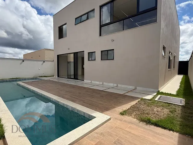 Casa com 355m² 4 quartos e 5 banheiros, à venda, no bairro Condomínio Lagoa Silvana - Parques do Vale em Caratinga