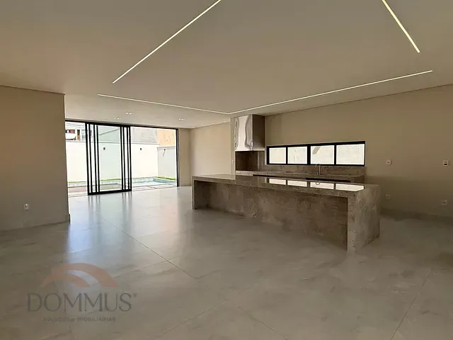 Casa com 355m² 4 quartos e 5 banheiros, à venda, no bairro Condomínio Lagoa Silvana - Parques do Vale em Caratinga