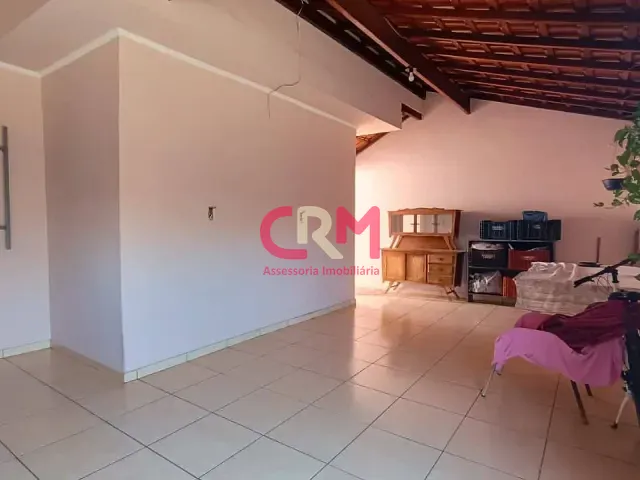 Casa com 200m² 2 quartos e 2 banheiros, à venda, no bairro Jardim Santo Antônio em Taquaritinga