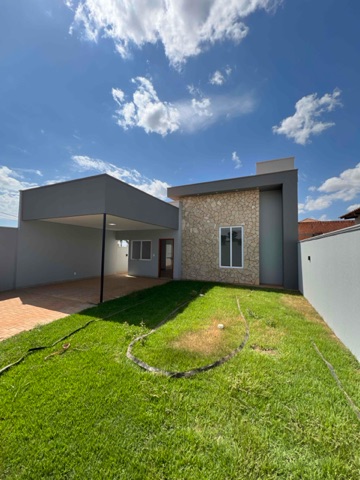 Casa com 300m² 3 quartos e 2 banheiros, à venda, no bairro Jardim Bougainville em Sinop