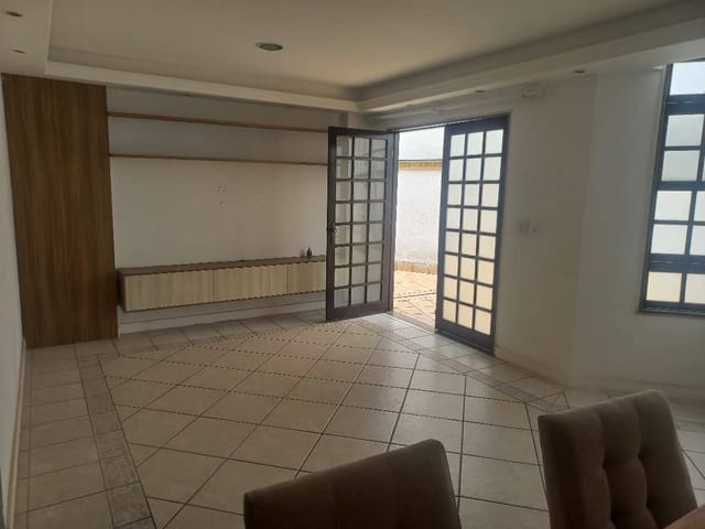 Casa com 233m² 3 quartos e 3 banheiros, à venda ou para alugar, no bairro Freguesia (Jacarepaguá) em Rio de Janeiro