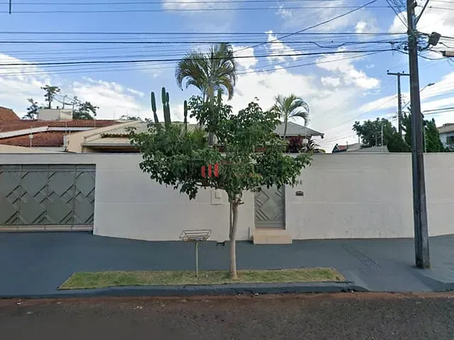 Casa com 526m² 3 quartos e 2 banheiros, à venda, no bairro Aeroporto em Londrina