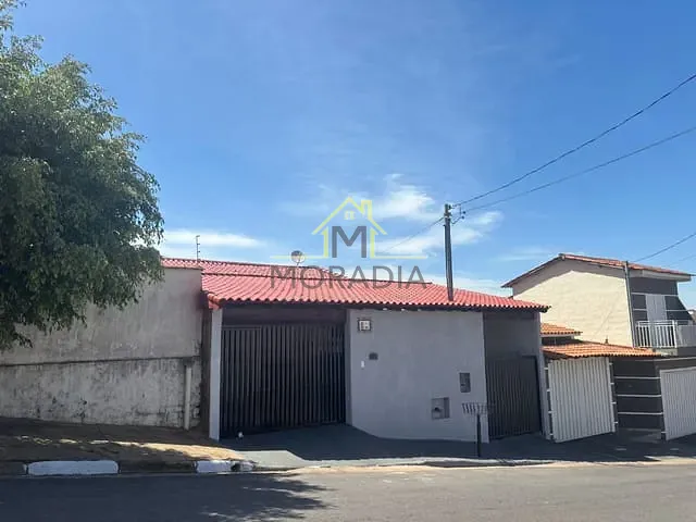 Casa com 250m² 3 quartos e 1 banheiro, à venda, no bairro Chácaras Planalto II em Guaxupé