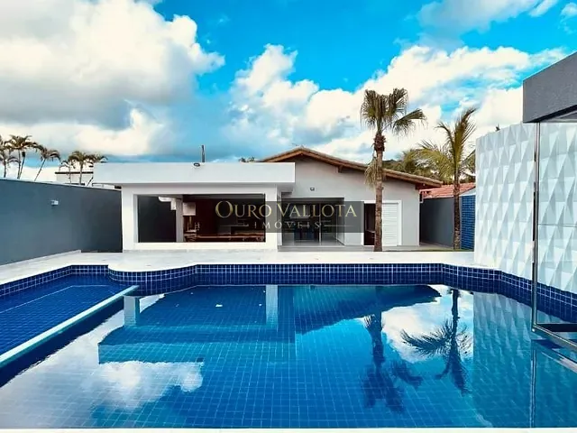 Casa com 525m² 3 quartos e 2 banheiros, à venda, no bairro Jardim Acapulco em Guarujá