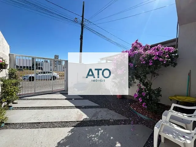 Casa 2 quartos e 1 banheiro, à venda, no bairro Centro em Tijucas