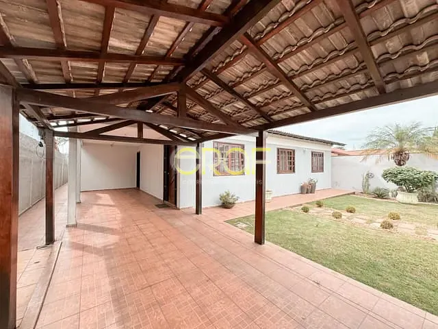 Casa com 797m² 3 quartos e 1 banheiro, à venda, no bairro Centro em Formosa