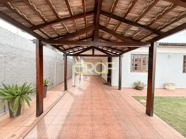 Casa com 797m² 3 quartos e 1 banheiro, à venda, no bairro Centro em Formosa