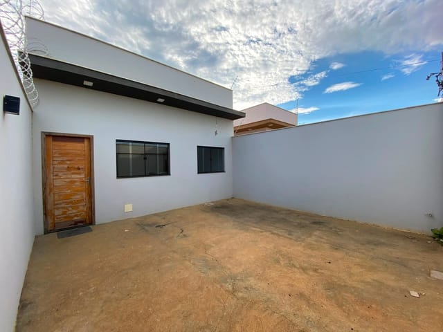 Foto do Casa - Casa para locação, São Francisco, Araçuaí, MG | Rede Max Imoveis