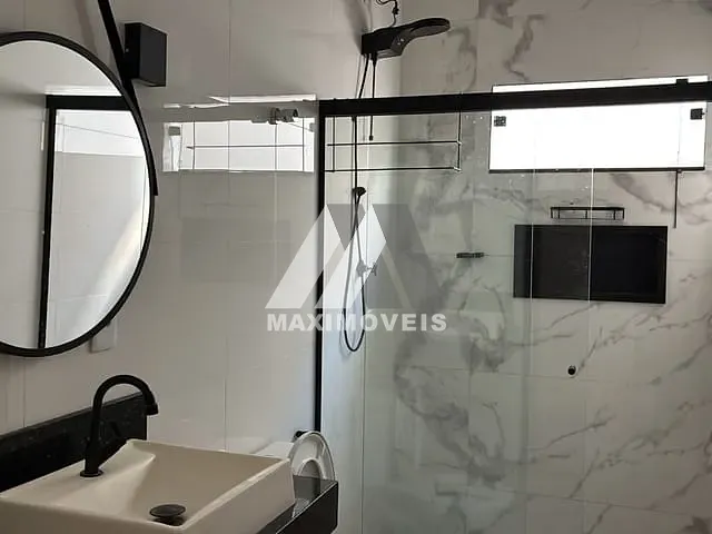 Casa 2 quartos e 2 banheiros, para alugar, no bairro São Francisco em Araçuaí