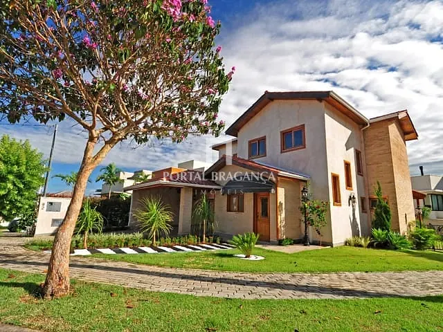 Casa com 432m² 3 quartos e 5 banheiros, à venda ou para alugar, no bairro Condomínio Residencial e Comercial Fazenda Santa Petronilla em Bragança Paulista