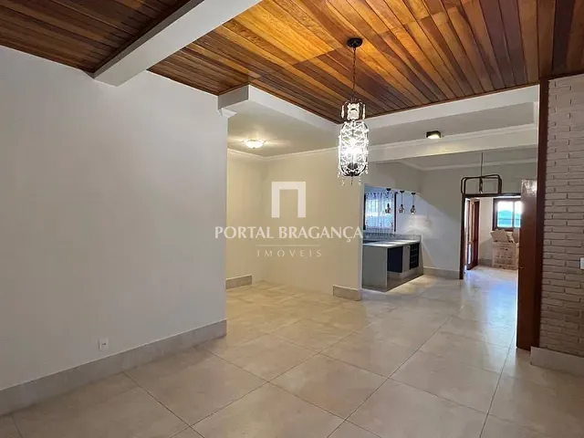 Casa com 432m² 3 quartos e 5 banheiros, à venda ou para alugar, no bairro Condomínio Residencial e Comercial Fazenda Santa Petronilla em Bragança Paulista
