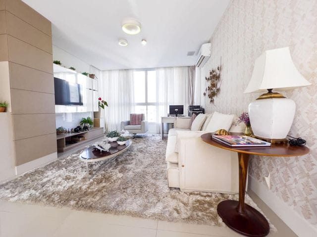 Apartamento com 137m² 4 quartos e 1 banheiro, à venda, no bairro Centro em Balneário Camboriú