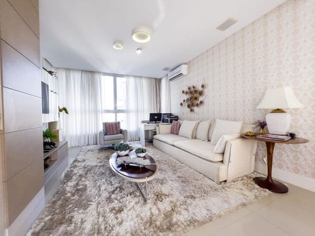 Apartamento com 137m² 4 quartos e 1 banheiro, à venda, no bairro Centro em Balneário Camboriú
