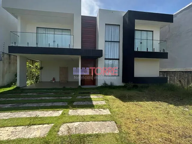 Casa com 450m² 4 quartos e 4 banheiros, à venda, no bairro Nossa Senhora da Vitória em Ilhéus