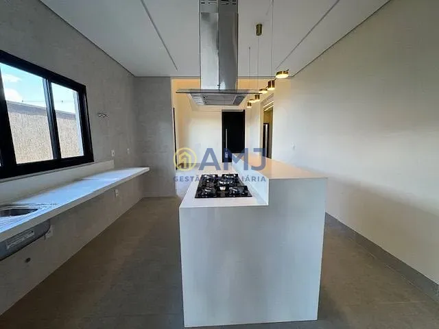Casa com 360m² 4 quartos e 5 banheiros, à venda, no bairro Terras Alpha 1 em Senador Canedo