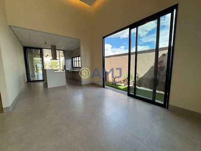 Casa com 360m² 4 quartos e 5 banheiros, à venda, no bairro Terras Alpha 1 em Senador Canedo