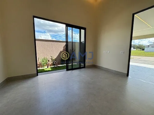 Casa com 360m² 4 quartos e 5 banheiros, à venda, no bairro Terras Alpha 1 em Senador Canedo