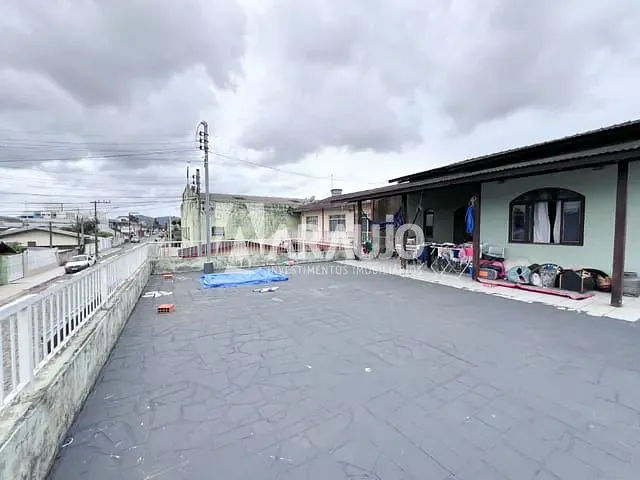 Casa com 253m² 5 quartos e 5 banheiros, à venda, no bairro Cordeiros em Itajaí