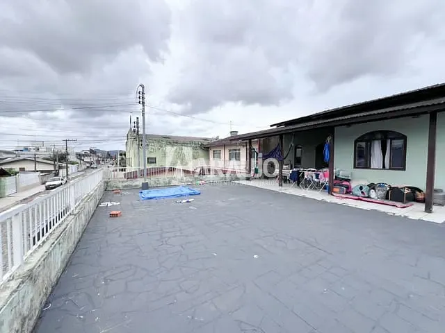 Casa com 253m² 5 quartos e 5 banheiros, à venda, no bairro Cordeiros em Itajaí