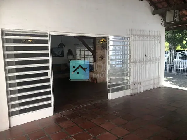 Casa com 360m² 5 quartos e 3 banheiros, à venda, no bairro Sumaré em Sumaré