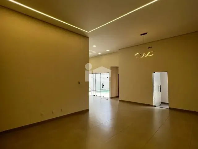 Casa com 300m² 3 quartos e 3 banheiros, à venda, no bairro Belmonte em Rolândia