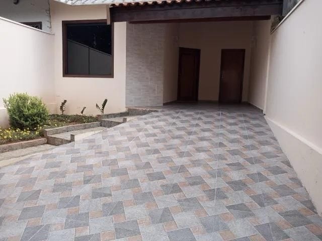 Casa com 150m² 3 quartos e 1 banheiro, para alugar, no bairro Werner Plaas em Americana