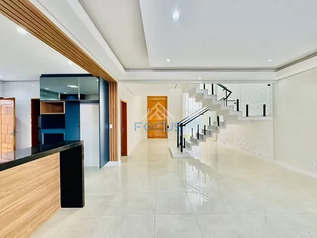 Casa com 300m² 3 quartos e 3 banheiros, à venda, no bairro São Venâncio em Itupeva