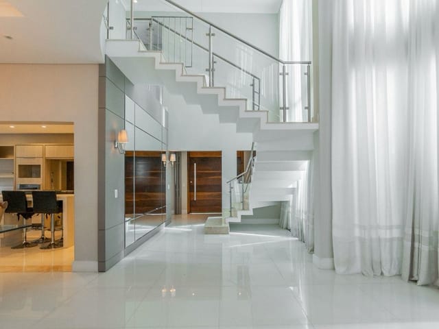 Casa 4 quartos e 5 banheiros, à venda, no bairro Campo Comprido em Curitiba