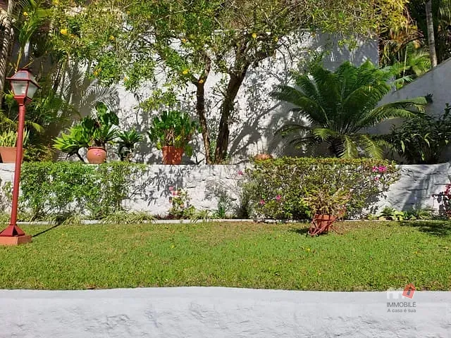 Casa com 646m² 5 quartos e 3 banheiros, à venda, no bairro Retiro em Petrópolis