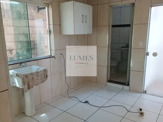 Casa 3 quartos e 2 banheiros, para alugar, no bairro Cidade Jardim II em Americana