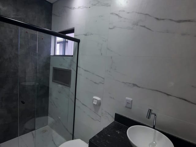 Casa com 173m² 3 quartos e 2 banheiros, à venda, no bairro Jardim das Oliveiras em Sinop