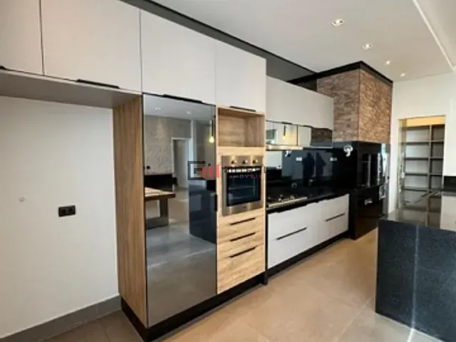Casa 4 quartos e 5 banheiros, à venda, no bairro Recanto do Salto em Londrina