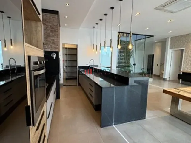 Casa 4 quartos e 5 banheiros, à venda, no bairro Recanto do Salto em Londrina