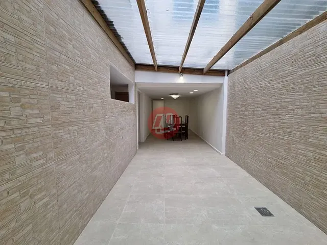 Casa com 300m² 4 quartos e 3 banheiros, para alugar, no bairro Rio Branco em Porto Alegre