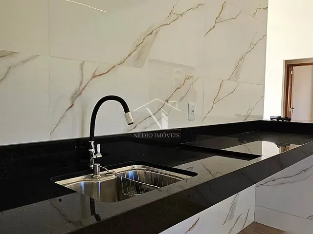Casa com 392m² 3 quartos e 2 banheiros, à venda, no bairro Ubatiba em Maricá