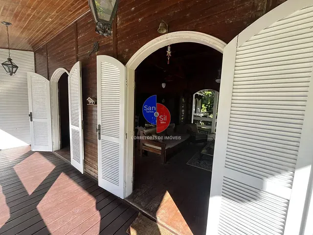 Casa com 2680m² 4 quartos e 1 banheiro, à venda, no bairro Corujas em Guapimirim