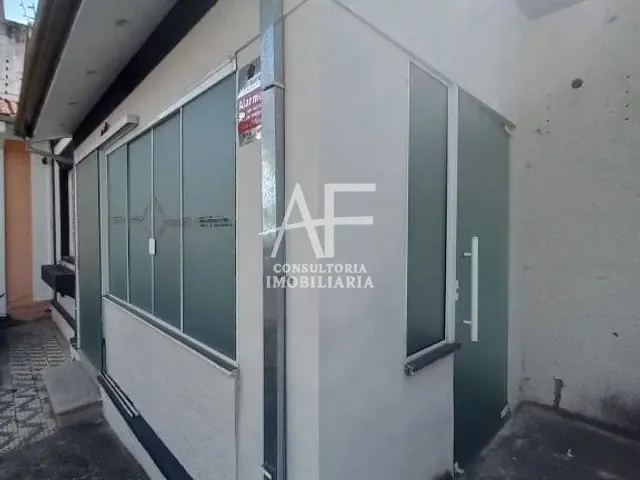Casa com 290m², para alugar, no bairro Centro em Taubaté